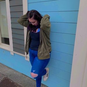 Meet your Posher, Brooke